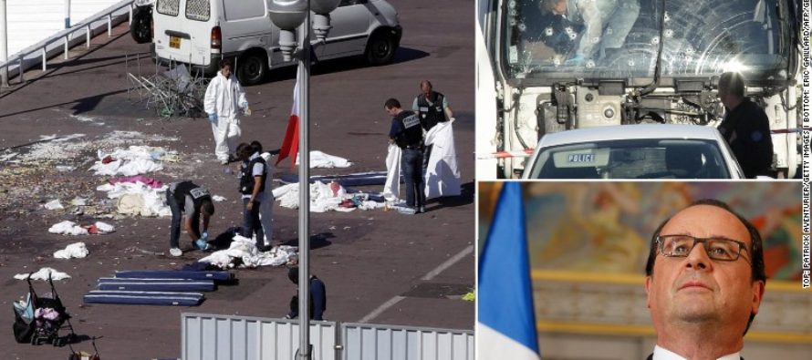 Pháp để quốc tang – 84 người thiệt mạng, 202 bị thương, 25 còn hôn mê