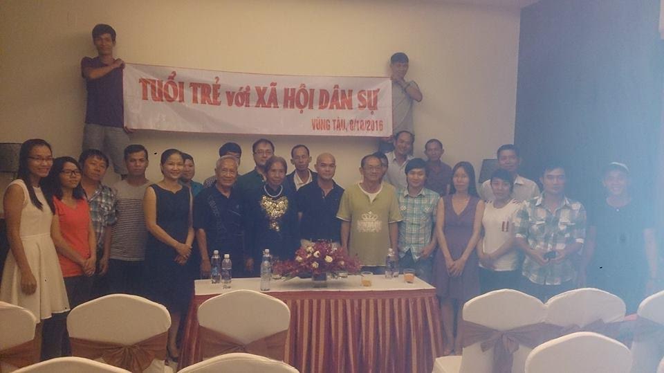  Buổi họp mặt của các nhà hoạt động dân sự tại Vũng Tàu vào ngày 8/10/2016 (Ảnh; Facebook Trần Hoàng Phúc)