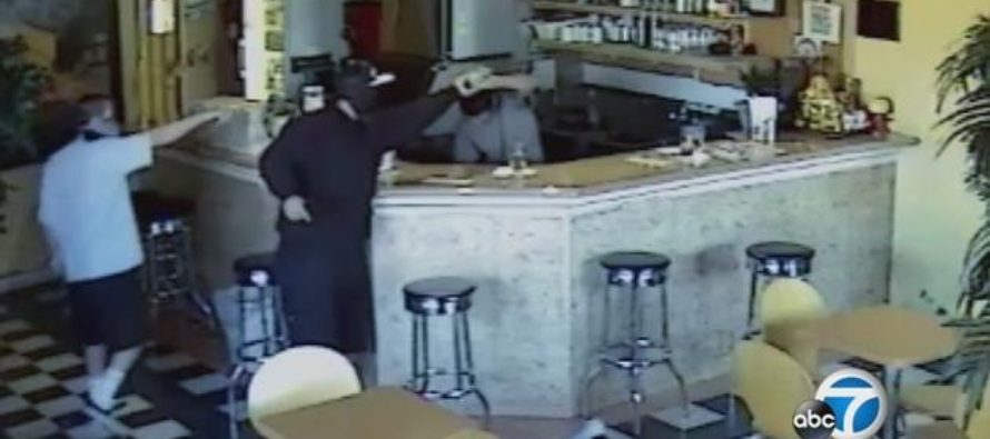 Liên tiếp ba vụ cướp quán café Việt Nam ở quận Cam